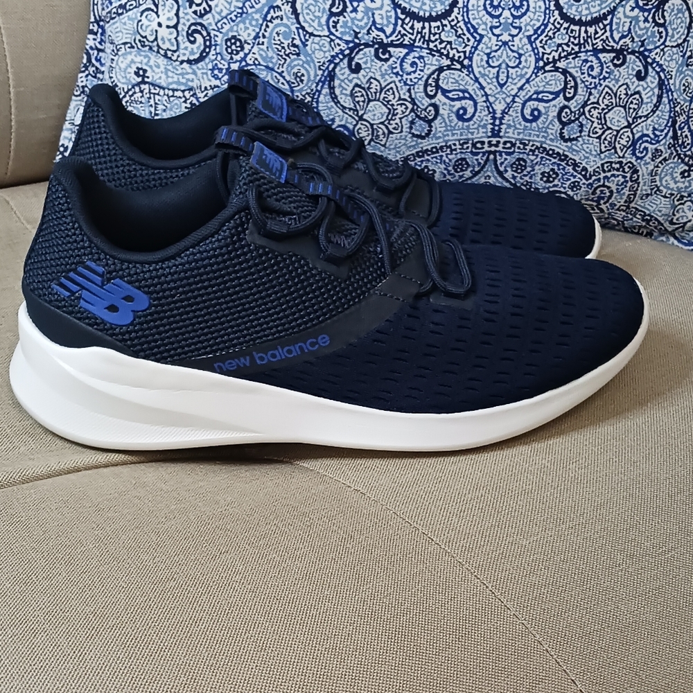 New Balance District Run V1 running shoes eclipse NWOT